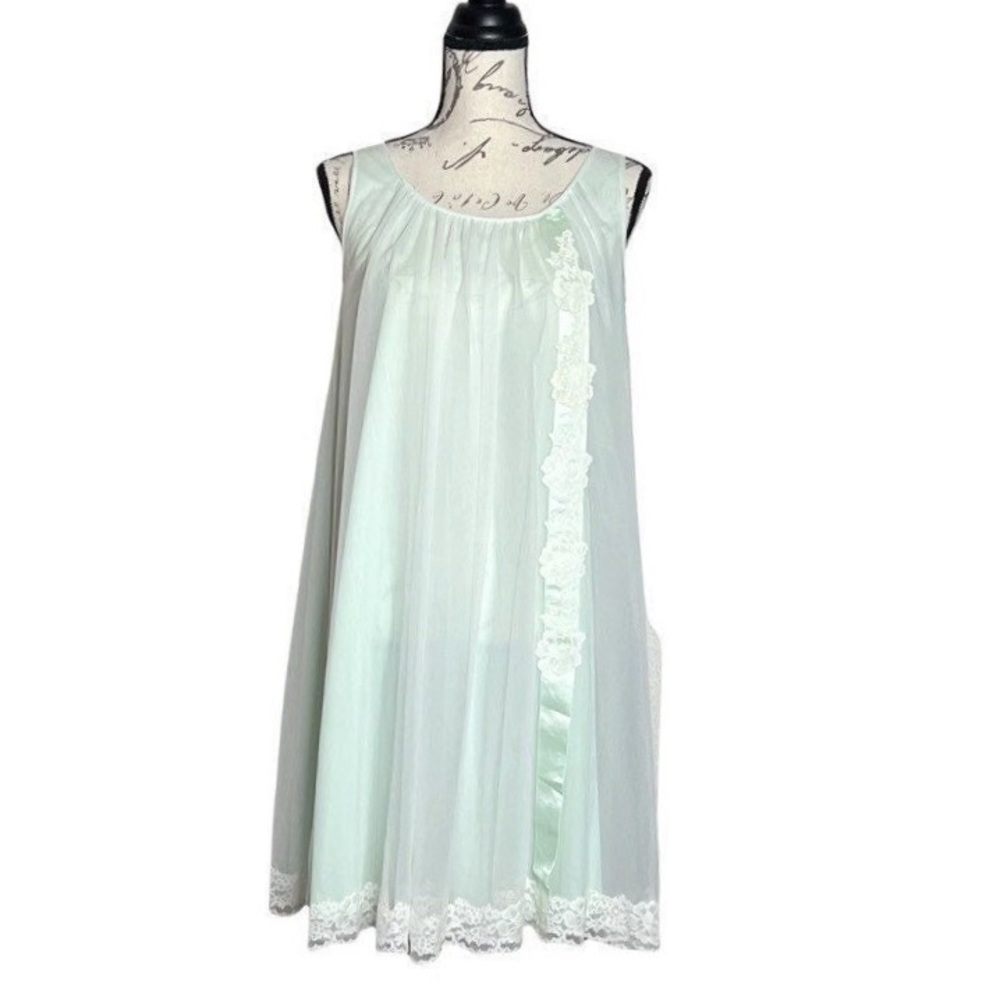 Vintage 1960s Shadow Line Pastel Green Lingerie Nightgown